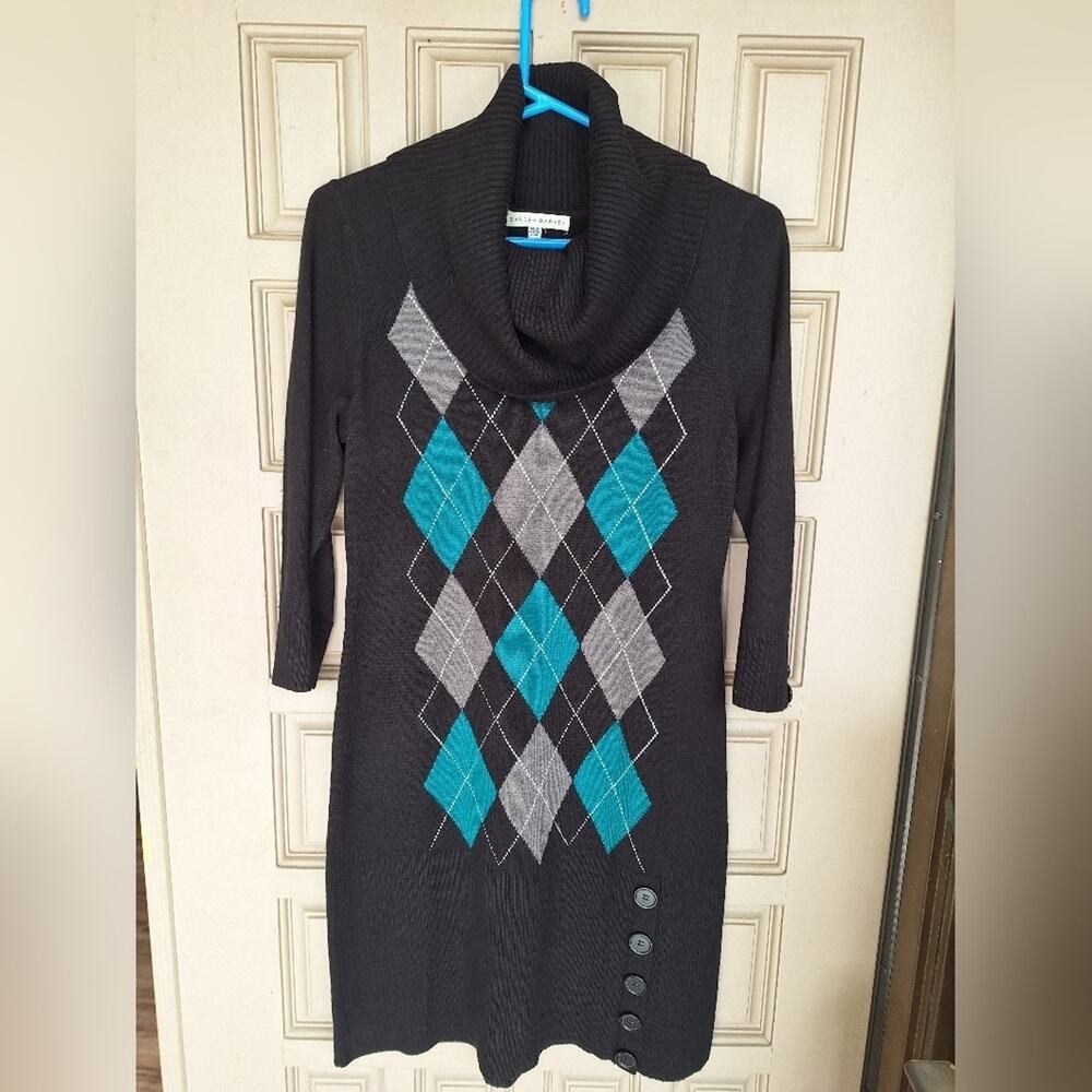 Sandra Darren SzM Black Argyle Sweater Dress Knee Length Cowl Neck Button Detail